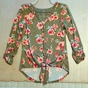 No Boundaries Junior size 3-5 green, pink blouse w/embroider back & front tie